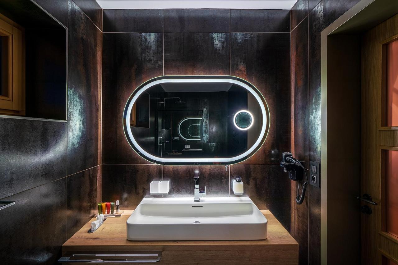 Hotel Bily Jednorozec トレボン エクステリア 写真